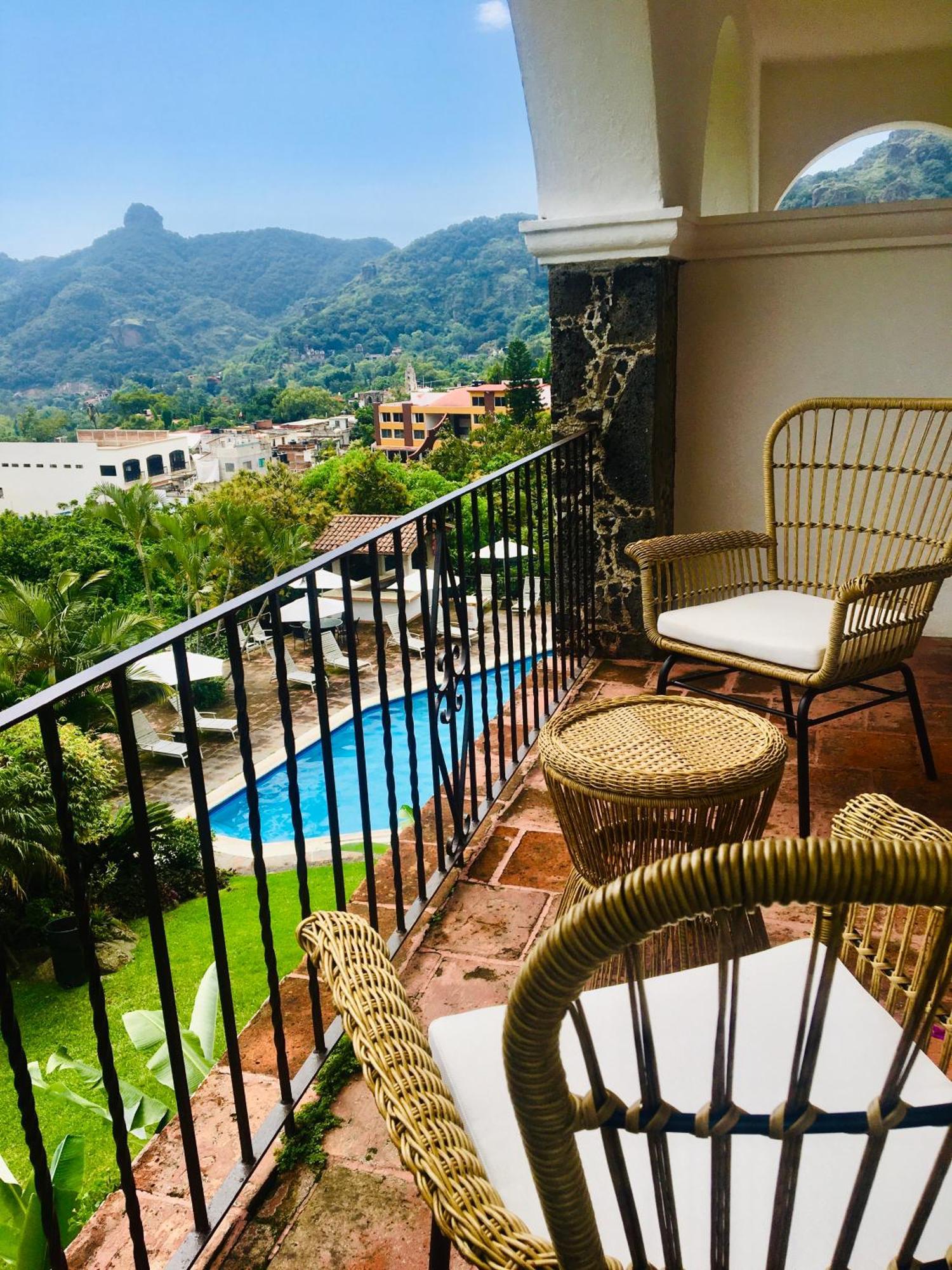 Posada Del Tepozteco - Hotel & Gallery เตโปซตลัน ภายนอก รูปภาพ