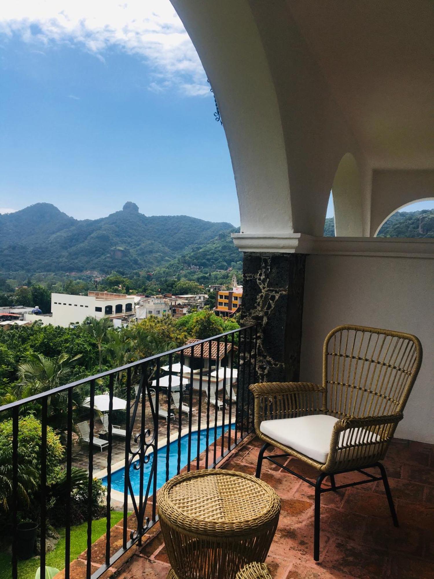 Posada Del Tepozteco - Hotel & Gallery เตโปซตลัน ภายนอก รูปภาพ