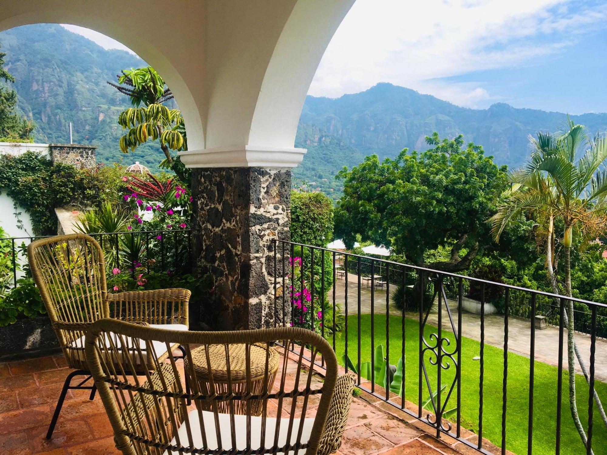 Posada Del Tepozteco - Hotel & Gallery เตโปซตลัน ภายนอก รูปภาพ