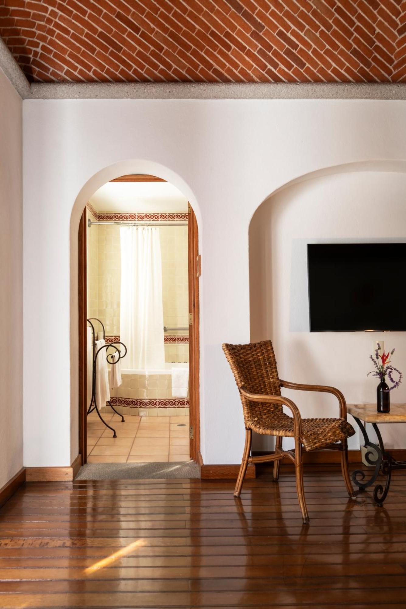 Posada Del Tepozteco - Hotel & Gallery เตโปซตลัน ภายนอก รูปภาพ