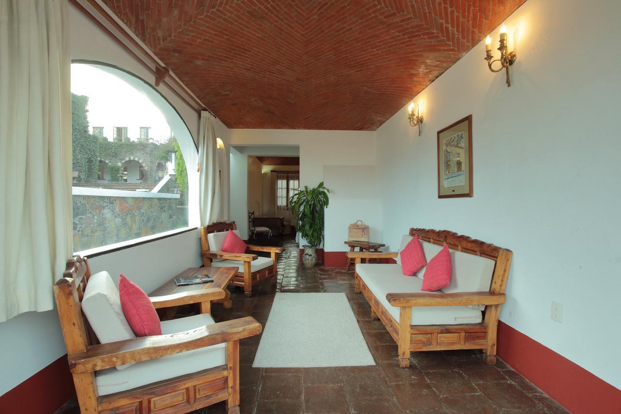 Posada Del Tepozteco - Hotel & Gallery เตโปซตลัน ภายนอก รูปภาพ