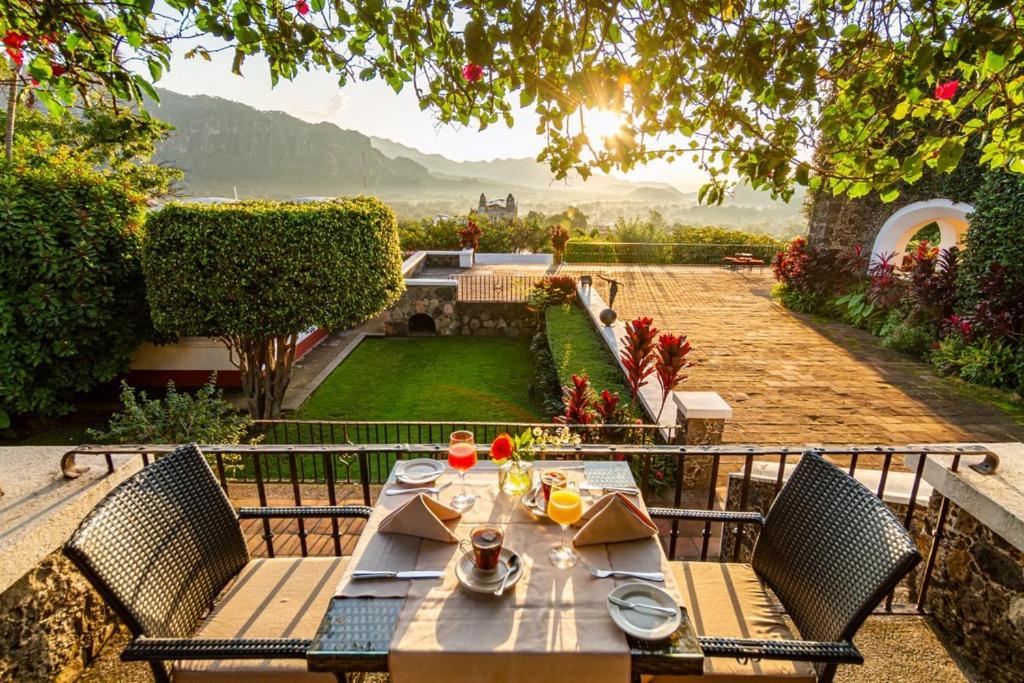 Posada Del Tepozteco - Hotel & Gallery เตโปซตลัน ภายนอก รูปภาพ