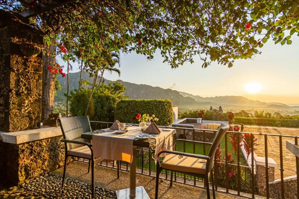 Posada Del Tepozteco - Hotel & Gallery เตโปซตลัน ภายนอก รูปภาพ